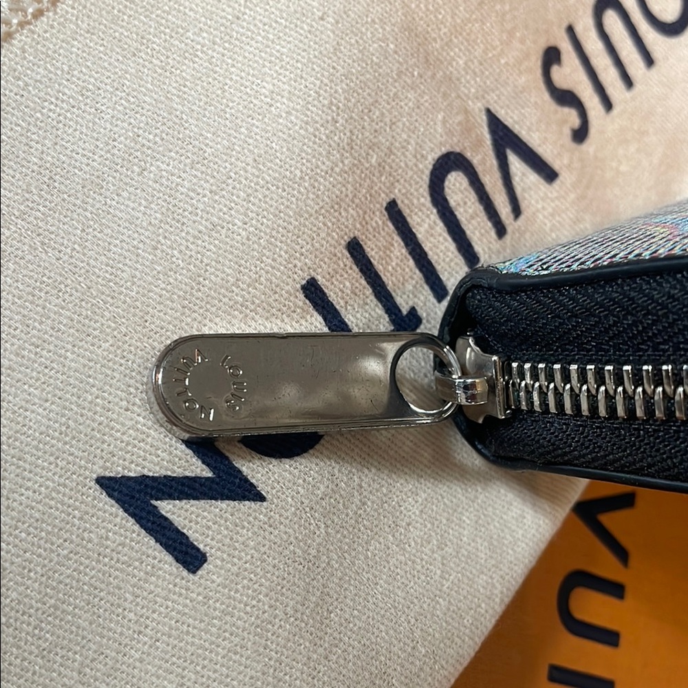 Louis Vuitton LIMITED EDITION Pop Monogram Zippy Wallet!! - Picture 5 of 15